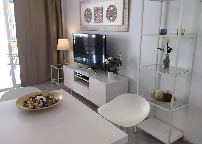 Sleeps 4 Near Lejlighed *