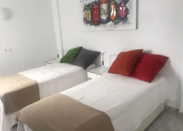 Sleeps 4 Near Lejlighed *